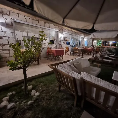 Monottoman ホテル アラカティ