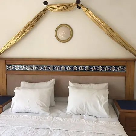 Monottoman ホテル 2*