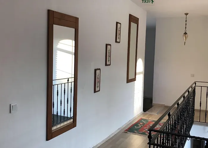 Hotel Monottoman 2*